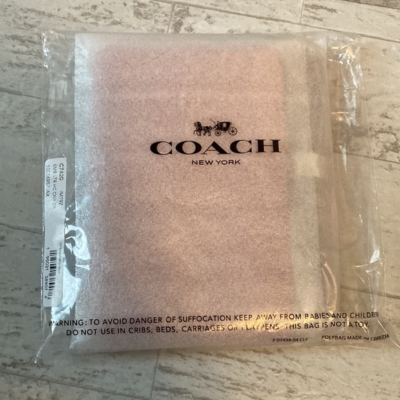 Coach Horse & Carriage Emblem Leather Corner Zip Wristlet Strawberry Haze - Picture 4 of 11